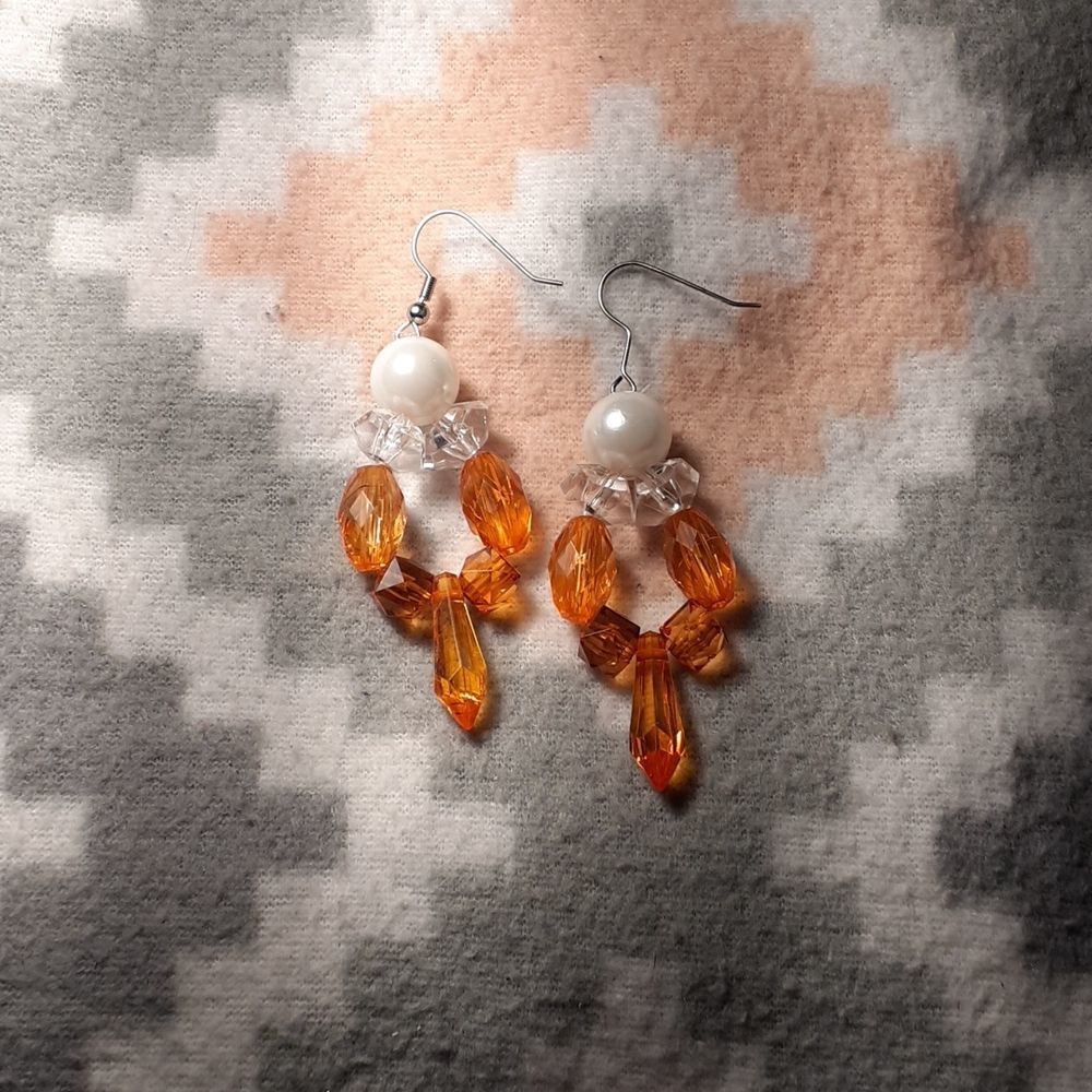 Diamond Bella Handcrafted Fashion earrings.